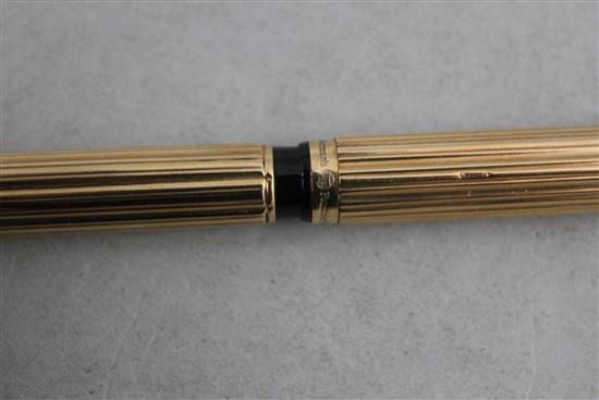 A 9ct gold Watermans Ideal fountain pen, 5.5in.